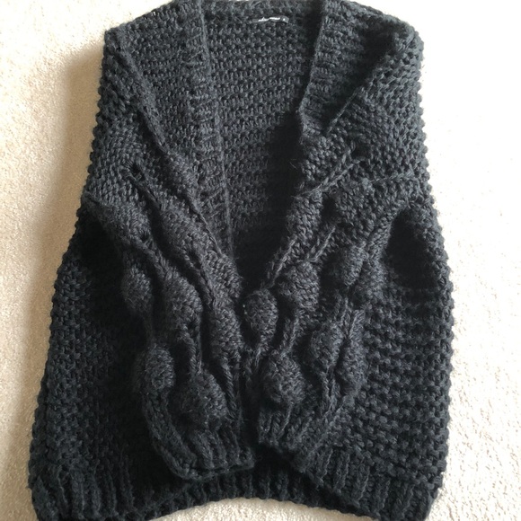 Olivaceous Cardigan Bulk-Knit Sweater. - Picture 2 of 8